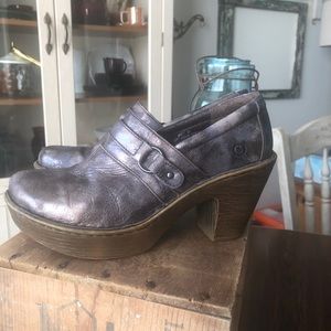 Born brown leather booties wmns sz 8.5. Very cute!